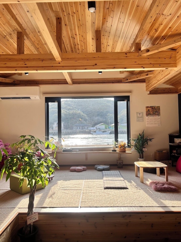 GuestHouse & Cafe Yamaboushi - Hostel