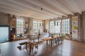Design Loft With Private Parking by Rent all Como
