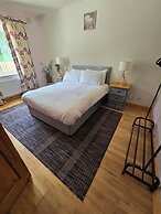 Benroe House - 5 Bedrooms