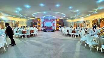 EXPO Hotel