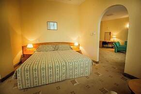 EXPO Hotel