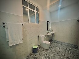 Aloe Transit Hotel