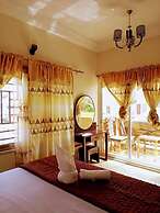 Akkwa Suites Officials