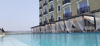 Champs Elysees Homestay by Landmark