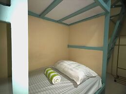 Resort’s Side Hostel near Shangrila