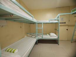 Resort’s Side Hostel near Shangrila