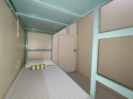 Resort’s Side Hostel near Shangrila