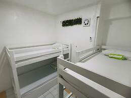 Resort’s Side Hostel near Shangrila