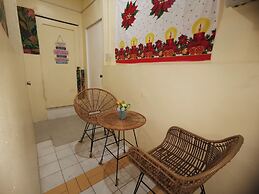 Resort’s Side Hostel near Shangrila