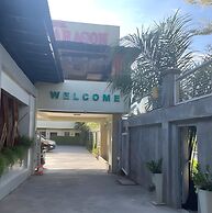 The Paragon Hotel And Restaurant
