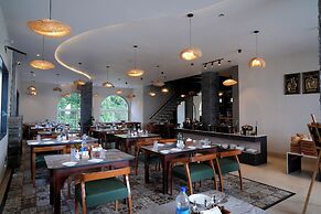 Q' Nest Hotel Cloud End Lansdowne