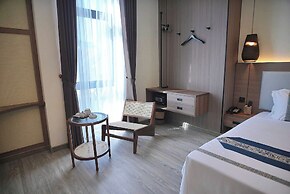 AMY HOTEL