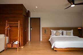 360 issara Floating Resort