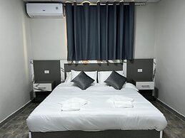 Downtown inn