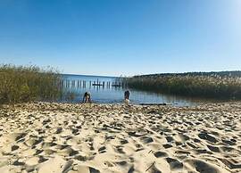 Lakeside Stay w/ Terrace