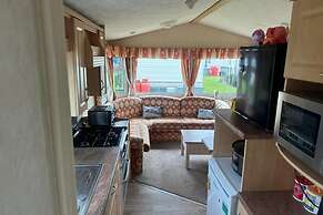 2-bed -sleeps 4 - Parking - Pets - 5 Mins to Beach