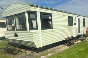 2-bed -sleeps 4 - Parking - Pets - 5 Mins to Beach