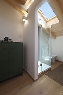 Nine Rooms Apartment