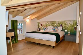 Nine Rooms Shared