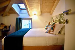Nine Rooms Shared