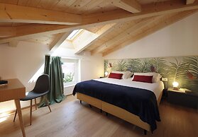 Nine Rooms Shared