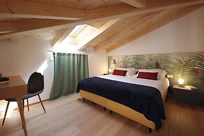 Nine Rooms Shared