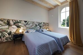Nine Rooms Shared