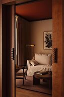Palacio De Godoy Caceres, Curio Collection By Hilton