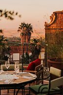 Palacio De Godoy Caceres, Curio Collection By Hilton