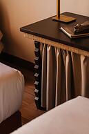Palacio De Godoy Caceres, Curio Collection By Hilton