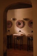 Palacio De Godoy Caceres, Curio Collection By Hilton