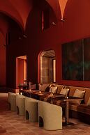 Palacio De Godoy Caceres, Curio Collection By Hilton