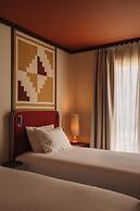 Palacio De Godoy Caceres, Curio Collection By Hilton