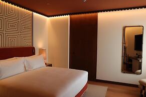 Palacio De Godoy Caceres, Curio Collection By Hilton