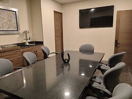 Hotel Zuma Colony