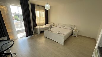 Elma Hotel