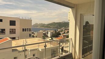 Elma Hotel