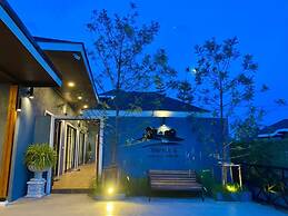 Orange Private Pool Villa, Near Cham Am Beach
