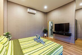Orange Private Pool Villa, Near Cham Am Beach