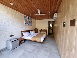 Nishantam Rishikesh By Aum Wellness