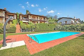 Julia's House With Lakeview and shared pool