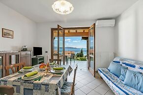 Julia's House With Lakeview and shared pool
