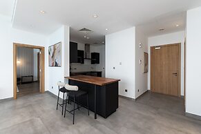 Refined 3BR Apt w Beach Access at The Palm