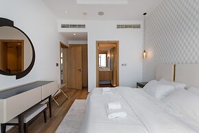 Refined 3BR Apt w Beach Access at The Palm