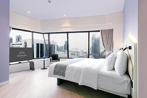 QUEENSLAND HOTEL BANGKOK