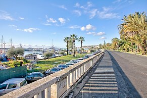 Jolie Sur La Mer - Petit Studio