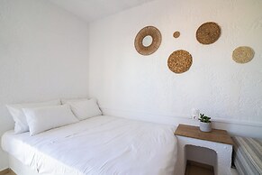 Hesperia Apartments