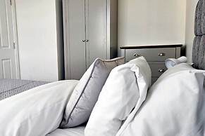 House - Sleeps 7 - Parking - Station Close