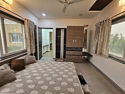 Divyaras Resort