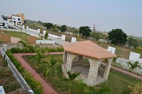 Divyaras Resort